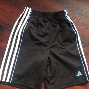 Kids adidas shorts, GUC